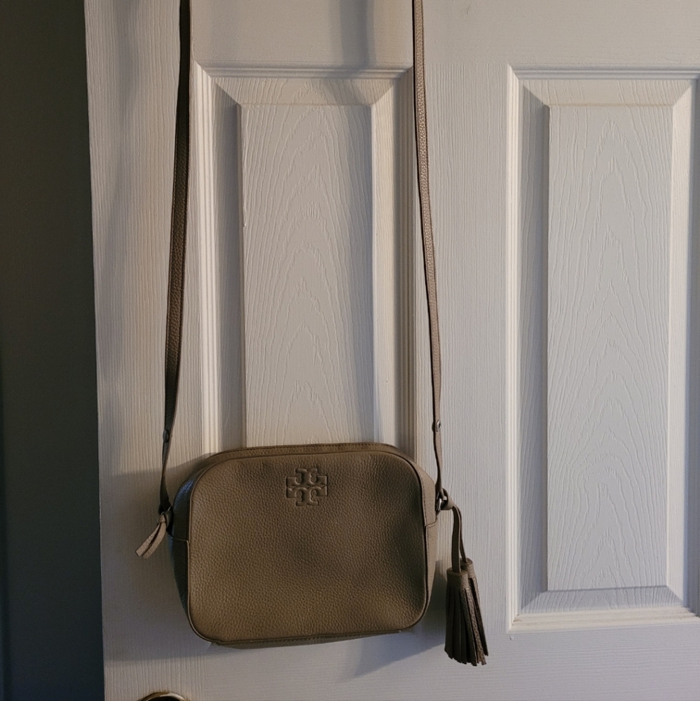 Tory burch leather crossbody/shoulder bag